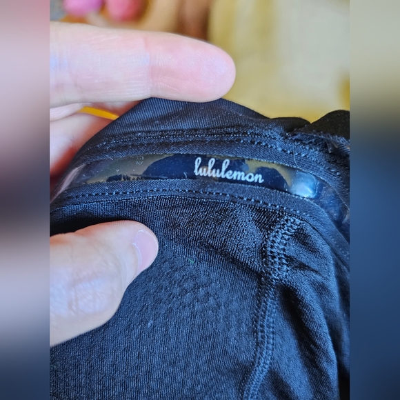 Lululemon hot but not tank - Picture 6 of 7